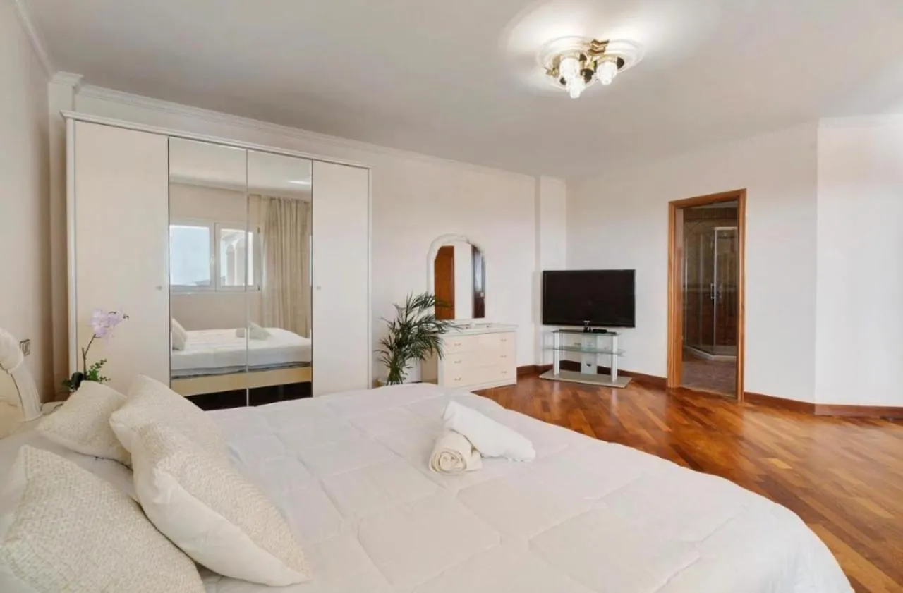 Villa Luxury El Mirador location